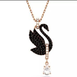 NWT SWAROVOSKI Necklace  Swan pendant Swan, Black, Rose tone.